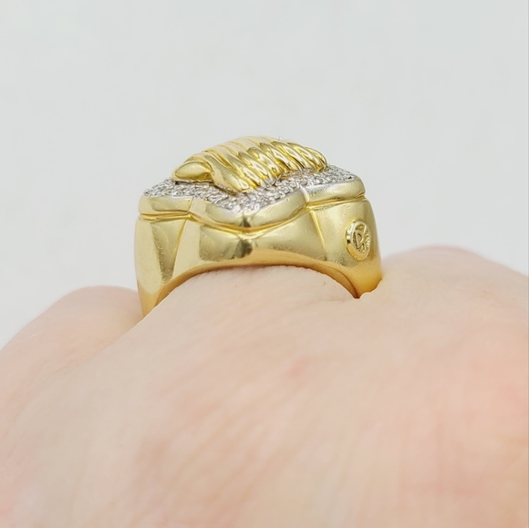 David Yurman Quatrefoil Sculpted Ring With Diamonds in 18k Gold - Picture 13 of 15